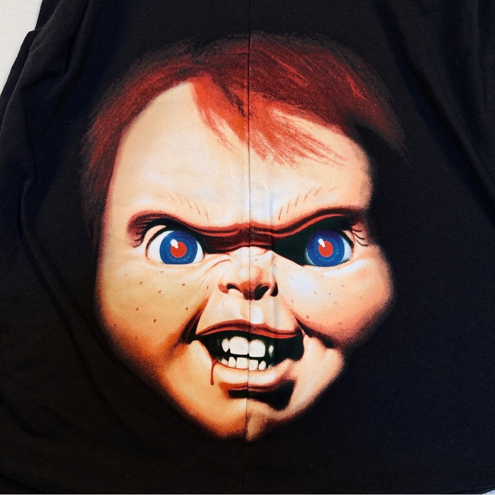 Chucky Childs Play T-Shirt Medium Embroidered Letters Wrap Around Print Horror‎ - Picture 9 of 10
